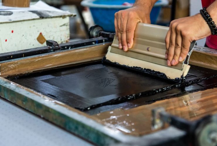 Jasa Sablon Kaos Berkualitas dari Kaoshitamid