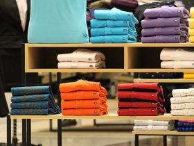 7 Warna Kaos Polos yang Cocok untuk Semua Kulit